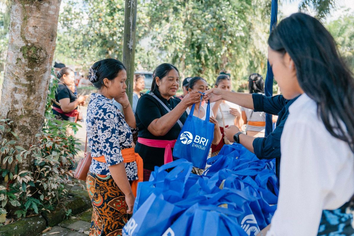 To Commemorate Nyepi Day 2026, BRI Peduli Distributes 2,000 Staple Food Packages to Villagers in Bali