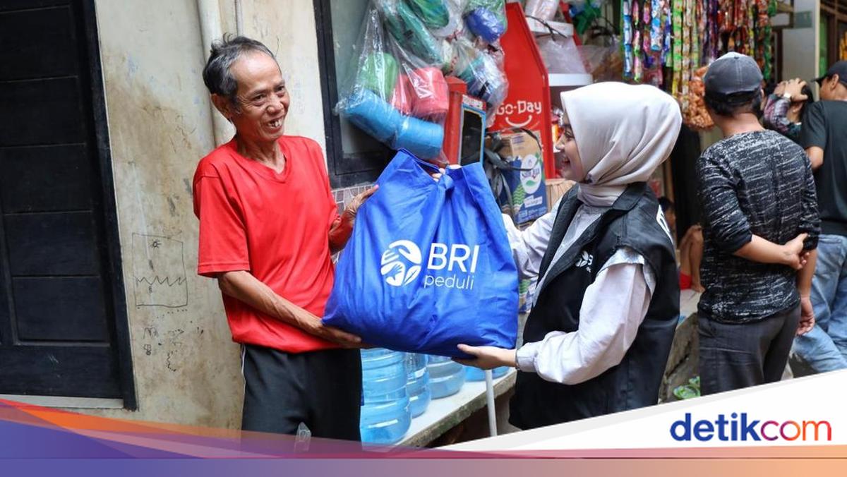 BRI Distributes 279,000 Food Packages to Various Regions