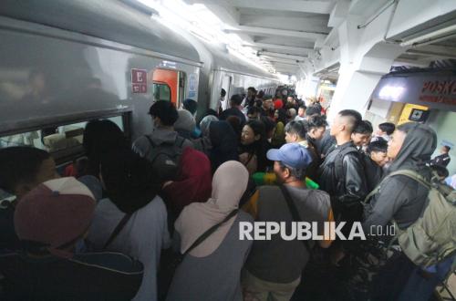KAI Daop 1 Jakarta Records 480,000 Lebaran Mudik Tickets Sold, Favourite Dates Nearly Sold Out