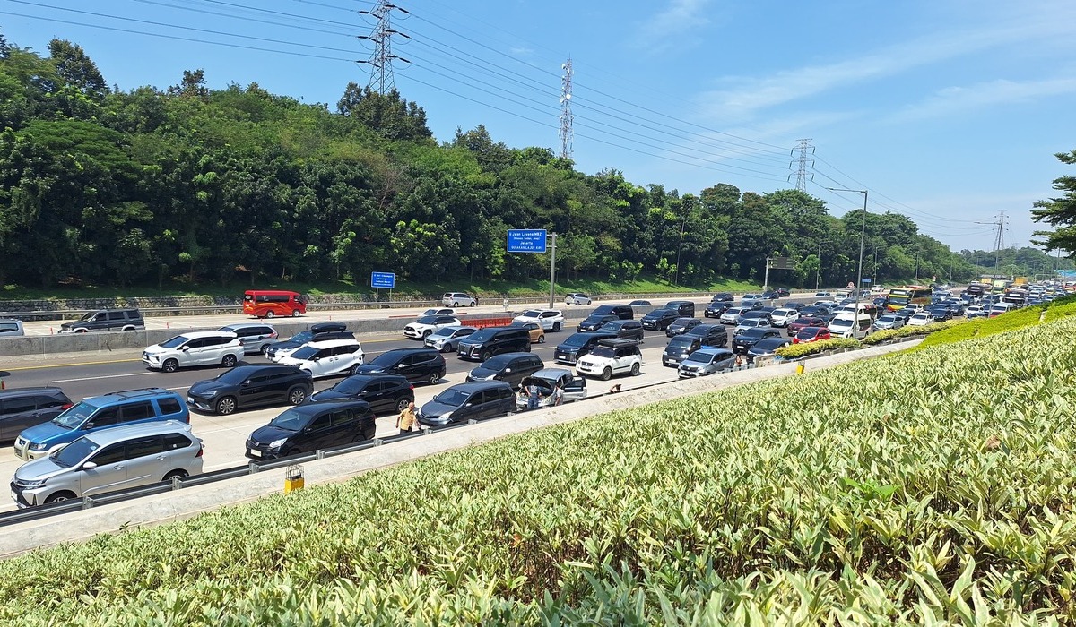Japek Toll Road Vehicle Volume Increases, Karawang Police: In Line with Predicted Peak Mudik Flow 2026