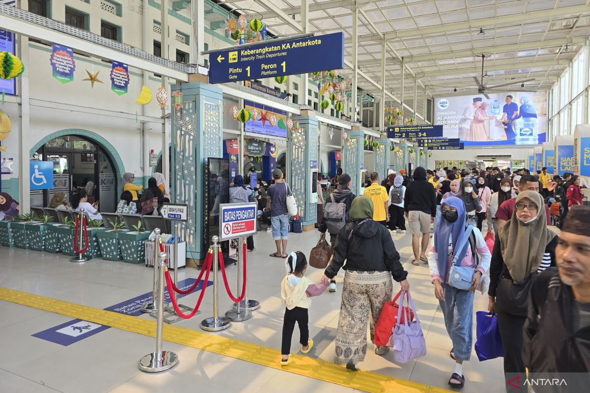H-2 Before Eid, 52,000 Commuters Depart from Jakarta Daop 1 Stations