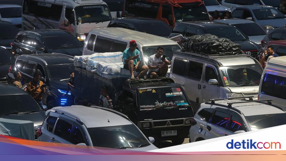 Mudik and the Euphoria of Fleeting Consumption