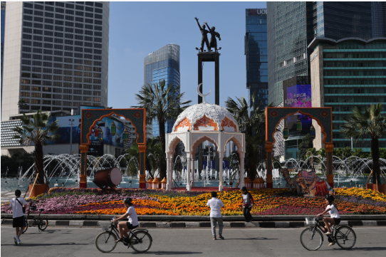 Planning to Join Takbiran Night at Bundaran HI? Here's the List of Transjakarta Buses and Parking Locations