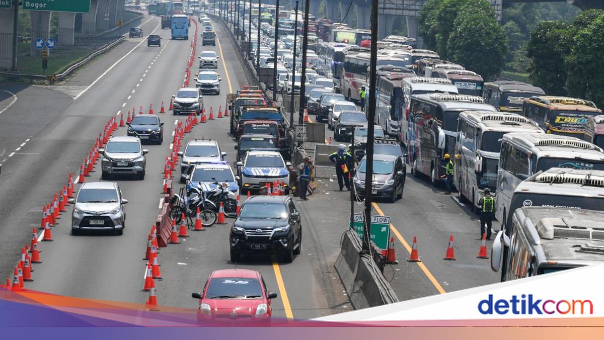 Mudik Traffic Intensifies, Japek Toll Contraflow Expanded to Three Lanes
