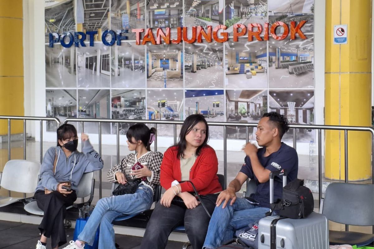 Holiday Travellers Opt for Ships as Affordable Means of Returning Home