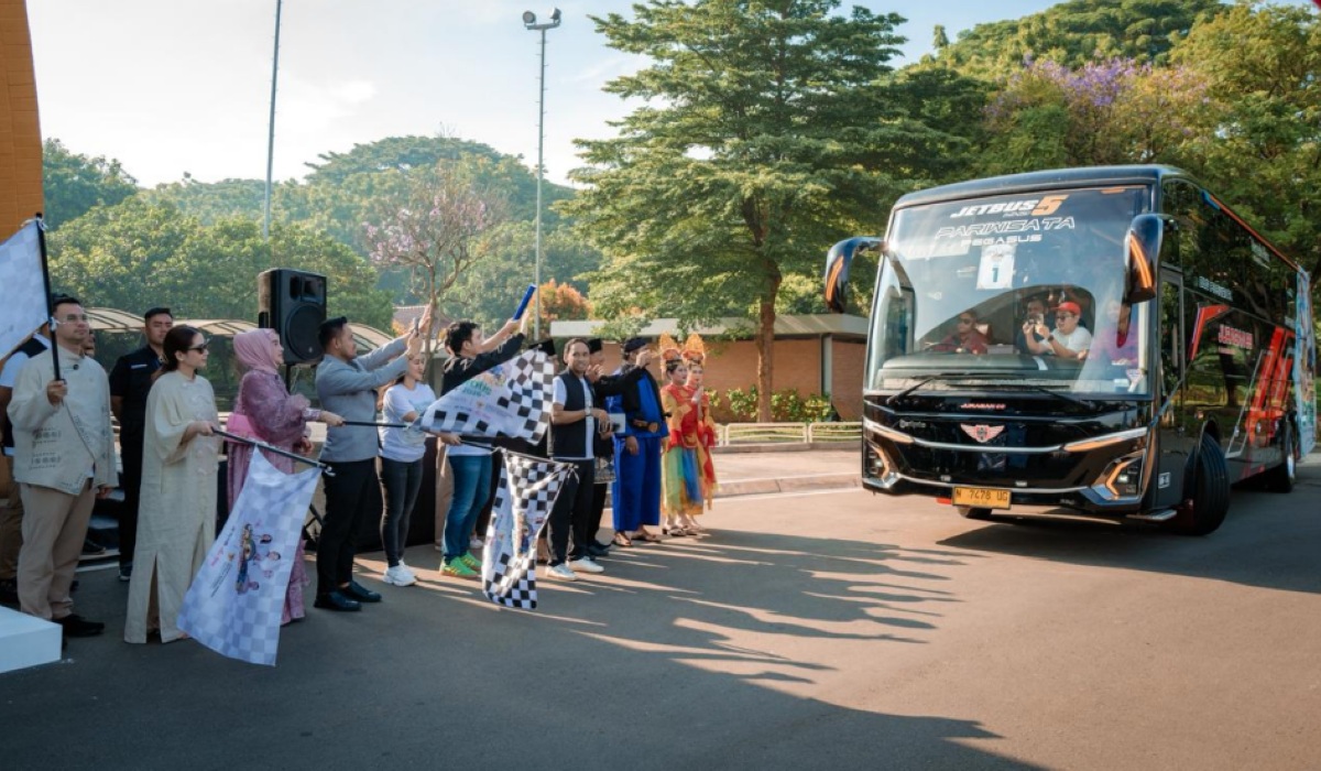 Raffi Ahmad Sends Off Hundreds of Participants in Free Homecoming Programme at TMII