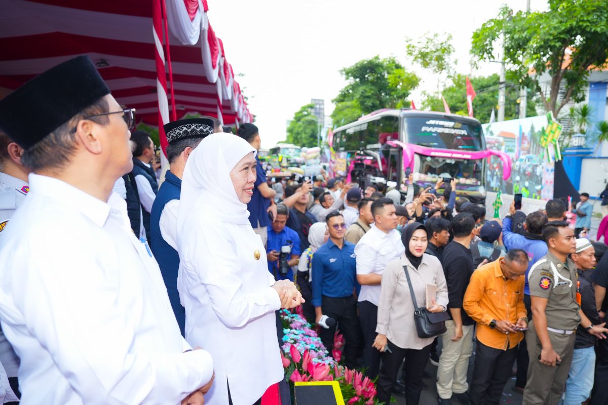 Khofifah dispatches 4,000 East Java residents for free Lebaran homecoming in 2026