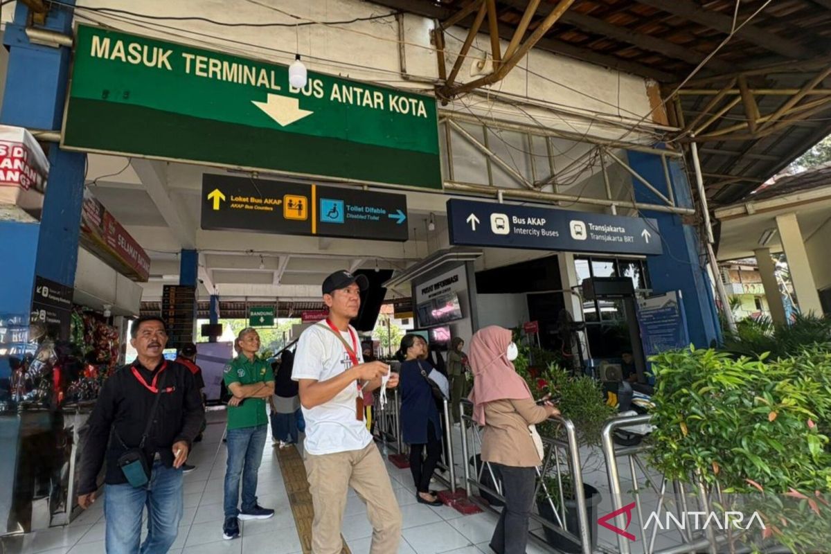 Kampung Rambutan Terminal experiences drop in passengers on H-2 Eid