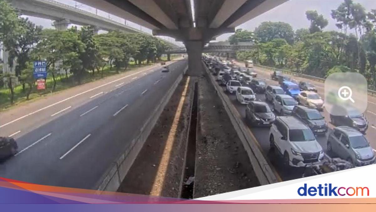 Eid Exodus 2026: Vehicles Entering and Exiting Rest Areas Impact Toll Road Congestion