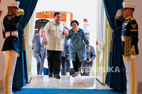 Prabowo Receives Visit from Megawati Accompanied by Puan at the Palace
