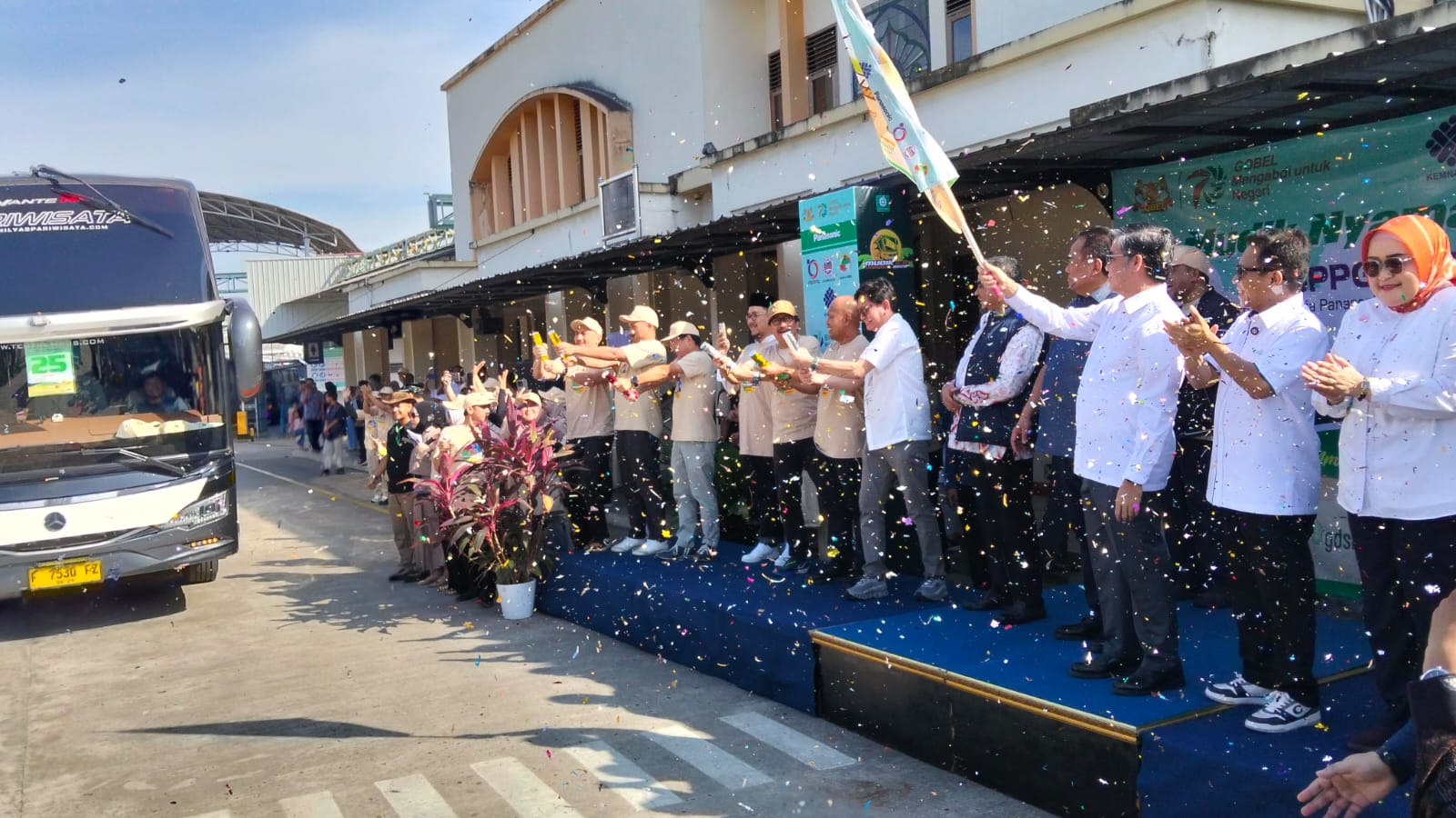 Panasonic Gobel Workers' Federation Organises Comfortable Homecoming Journey