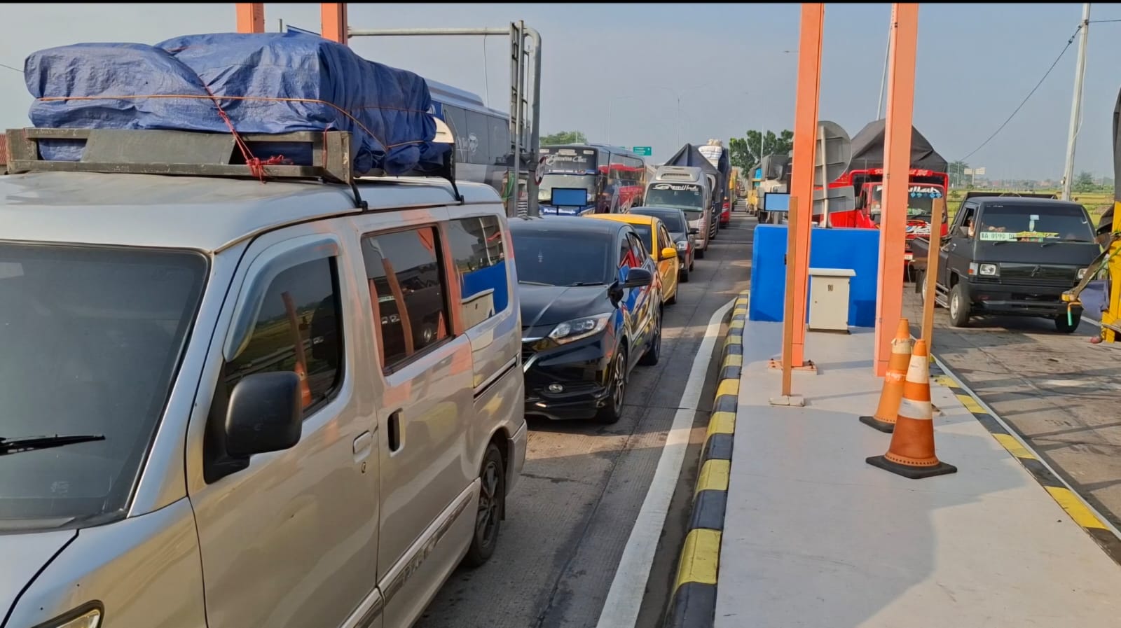 Mudik Traffic Jams Triggered by Toll Transaction Bottlenecks, Not Just Surge in Vehicle Numbers