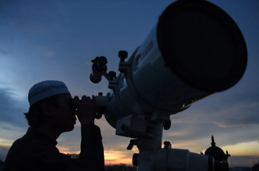 Unravelling the Reasons Why the Isbat Session is Key to Determining Eid al-Fitr in Indonesia