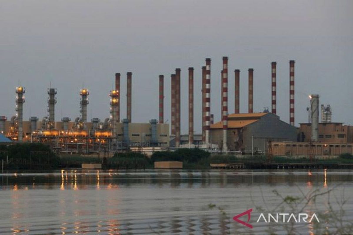 Iran Considers Levy on Ships Passing Through the Strait of Hormuz