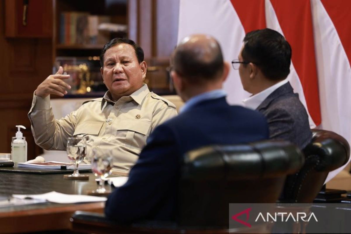 Prabowo astonished that Indonesia has the world's best coffee and chocolate yet imports them