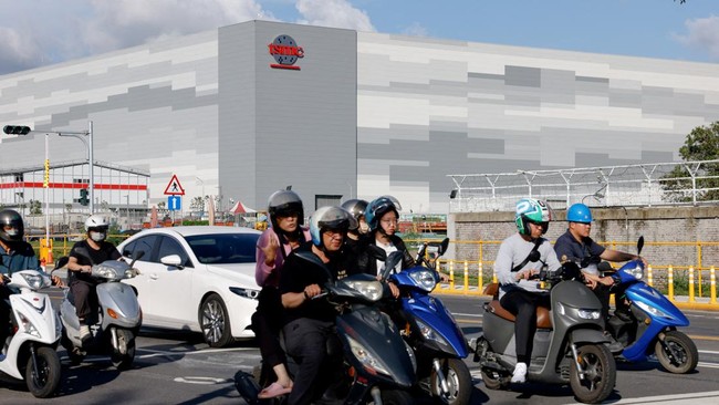 Taiwanese Residents Begin Preparing for War, Conducting Evacuation Drills in Response to Chinese Threats