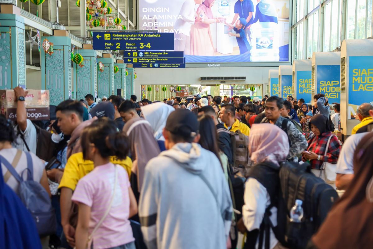 One Day Before Eid, 50,636 Train Passengers Depart from Jakarta