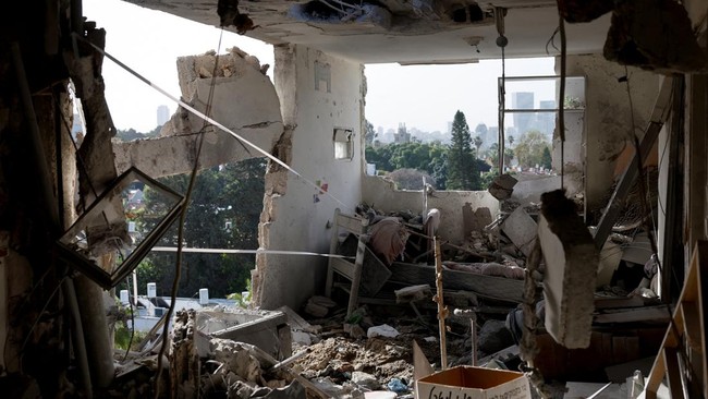 The Latent Dangers of "Geopolitical Shamans"