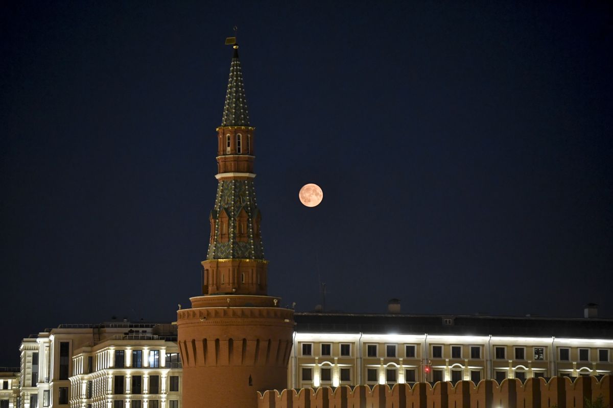 Russia Plans to Build Nuclear Power Plant on the Moon in 5-7 Years