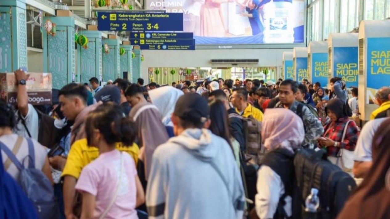 Lebaran Eve Exodus: 50,636 Train Passengers Depart from Jakarta