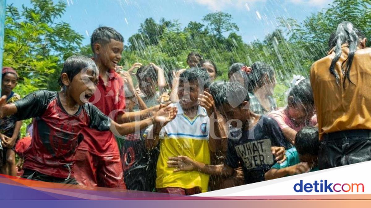 Villagers in Tautpah, North Central Timor, Gain Abundant Clean Water