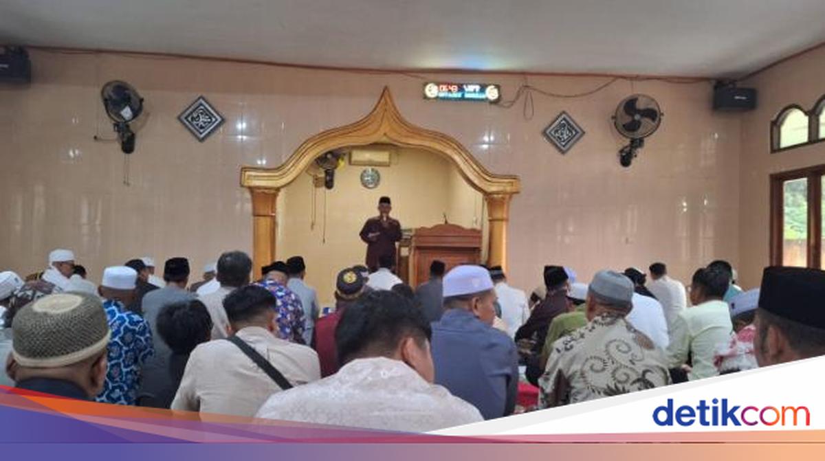 Muhammadiyah Eid Prayer in Labuan Bajo Without Loudspeakers