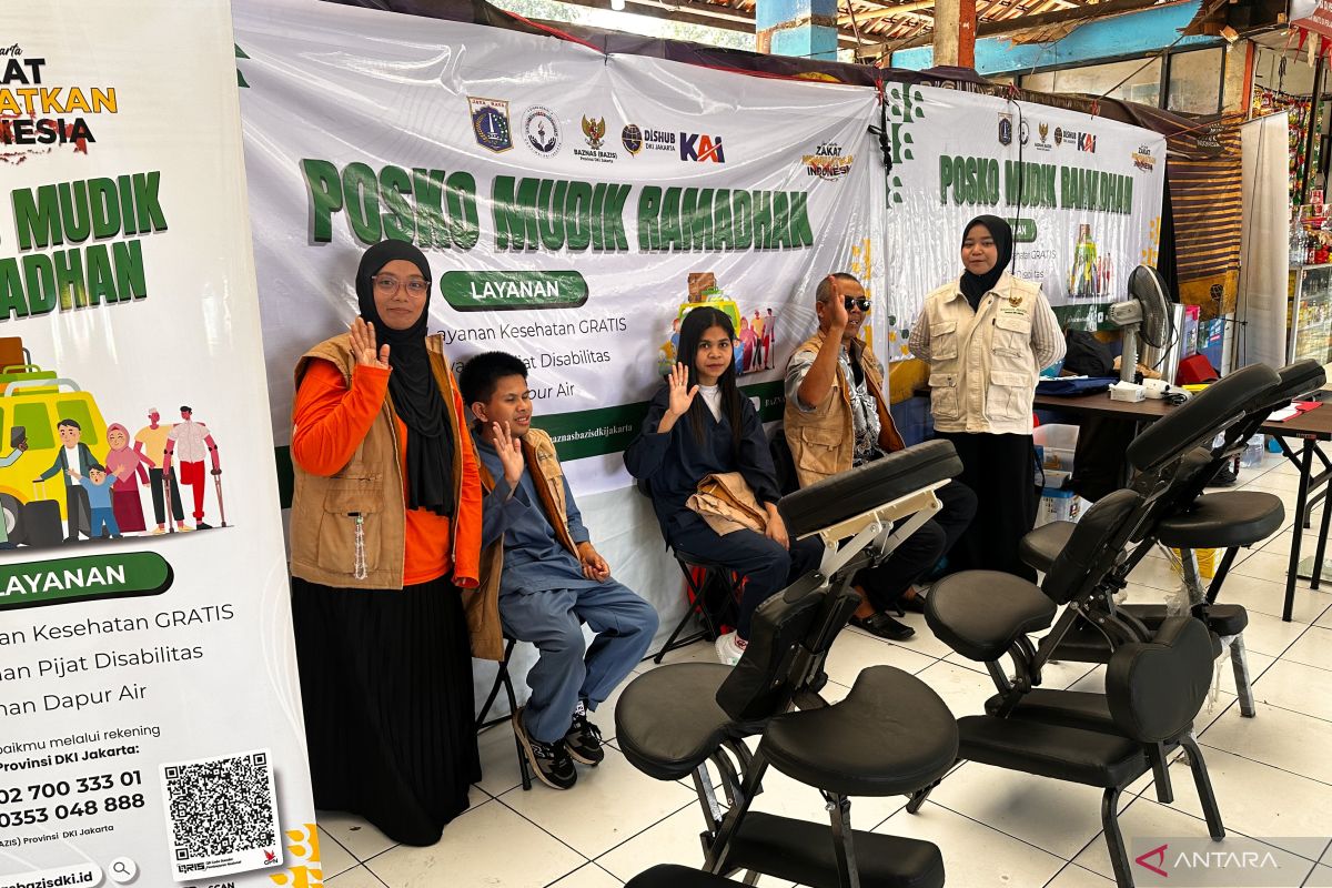 Visually Impaired Provide Relaxation Services at Kampung Rambutan Terminal