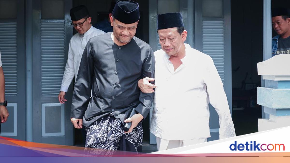 Ahead of Eid, Ahmad Luthfi Pays Respects to Mbah Munif and Kiai Fathurrohman