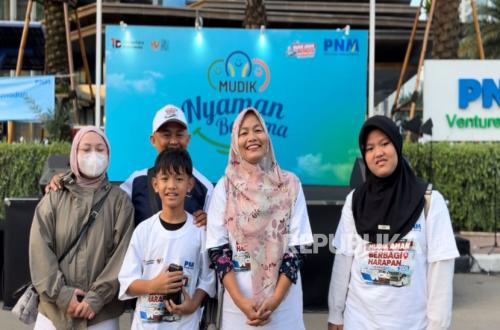 The Story of Ibu Eka After Two Years of Holding Back Longing, Now Able to Travel Home Comfortably with PNM