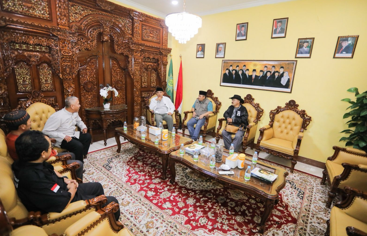 Double Takbiran: Farhan Promotes Tolerance Amid Muhammadiyah Eid and Nyepi