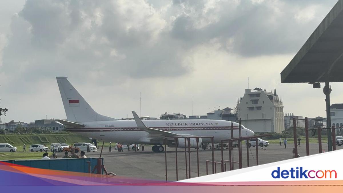 Prabowo Arrives at Soewondo Air Base in Medan Ahead of Takbiran Night