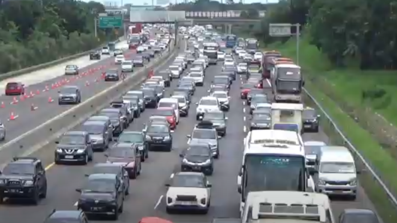 1.4 Million Vehicles Leave Jabodetabek During 2026 Eid Exodus, H-3 Records Peak