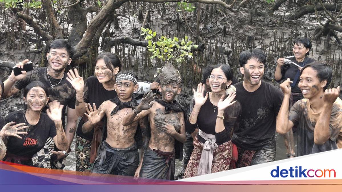 Mebuug-buugan: The Tradition of Self-Purification Using Mud in Kedonganan Customary Village
