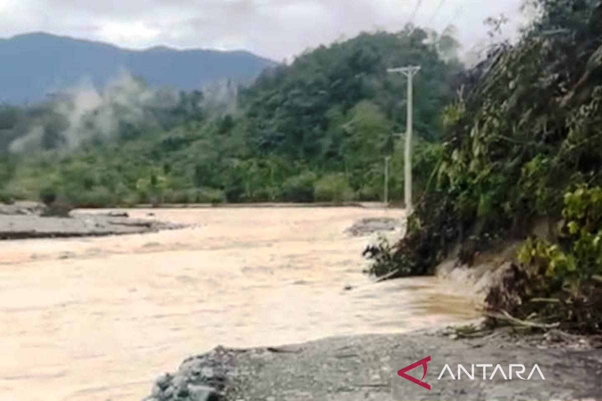 BPBD: Mountain Cliff Landslide Cuts Off Access to KAT Sikundo in West Aceh