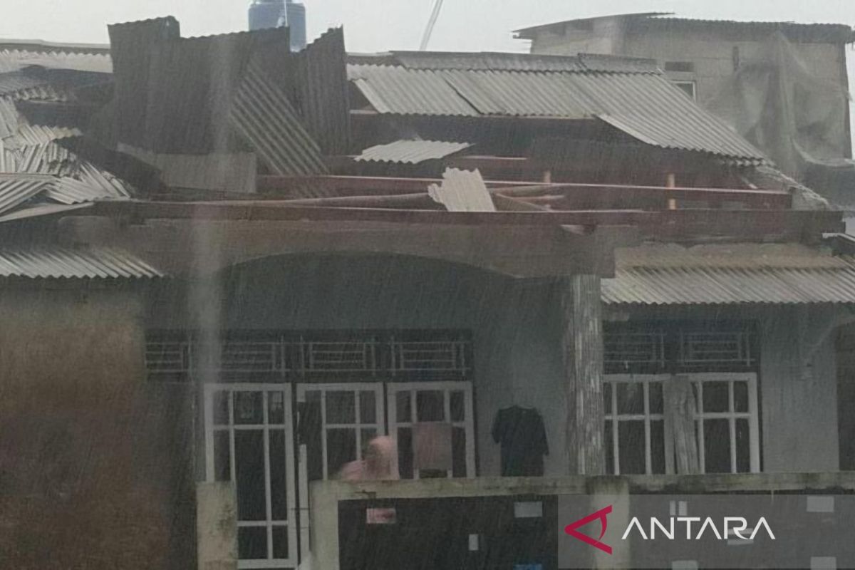 Cianjur BPBD: Houses damaged due to extreme weather now total 16 units