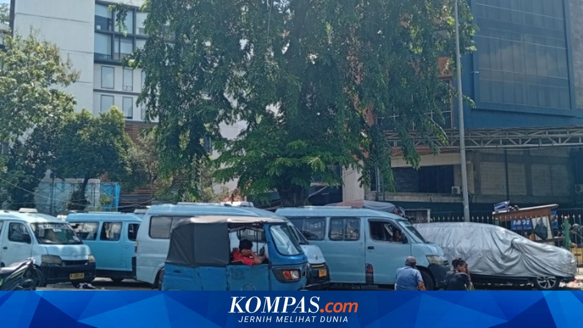 Jakarta Deserted, M08 Tanah Abang Minibus Lacks Passengers, Income Disappears