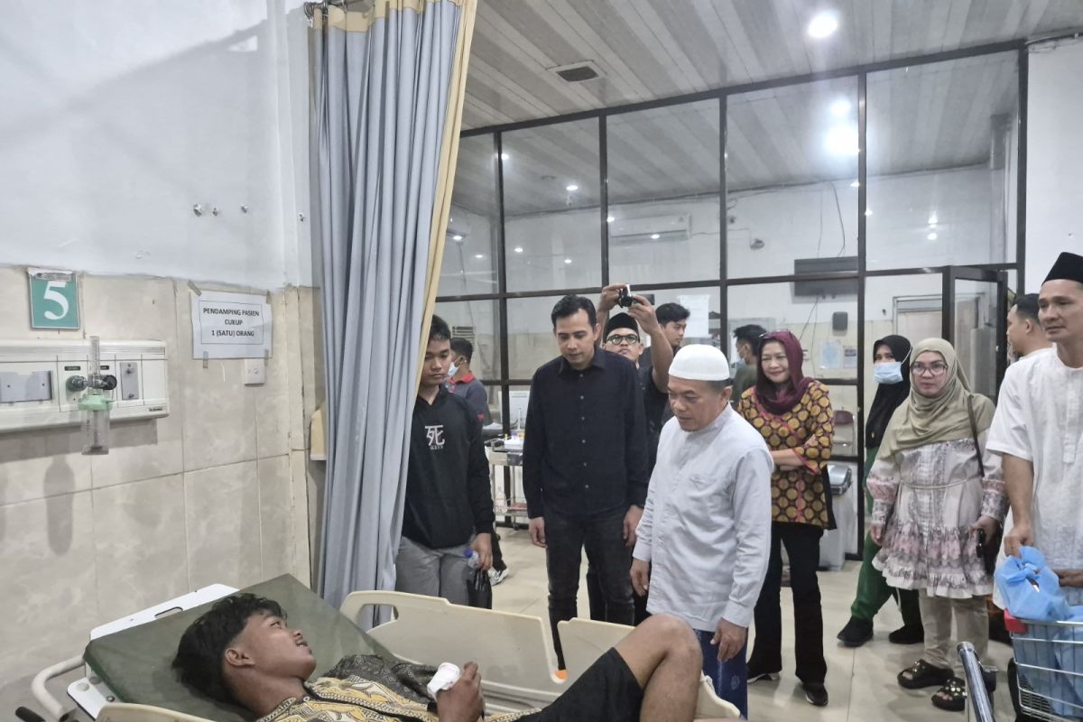 Jambi Governor Inspects Hospital Services During Eid Holiday