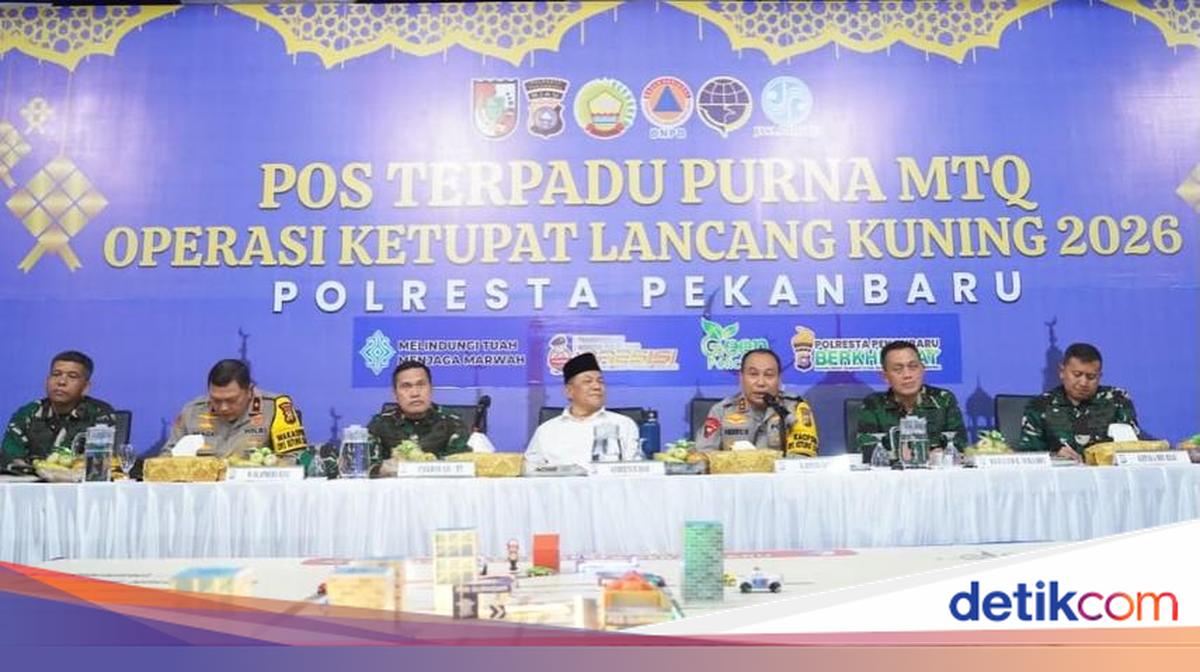 Riau Police Chief and Military Commander Monitor Takbiran Night to Ensure Security