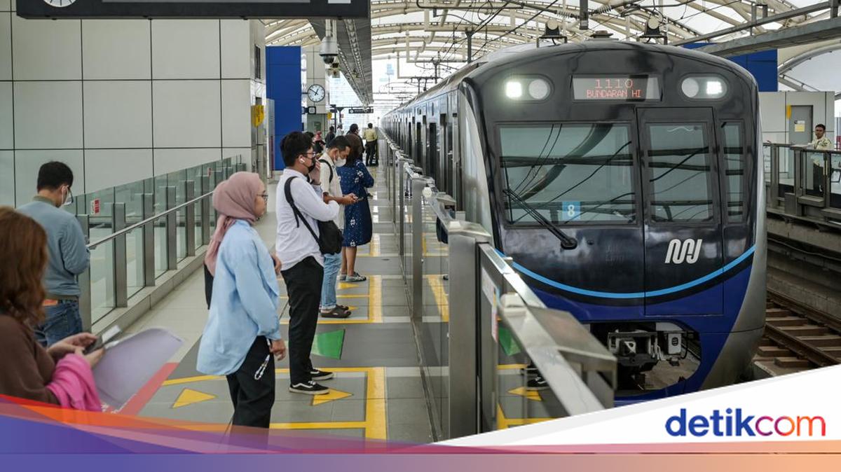 Hurrah! Ride TransJakarta, MRT, LRT Today for Just Rp 1