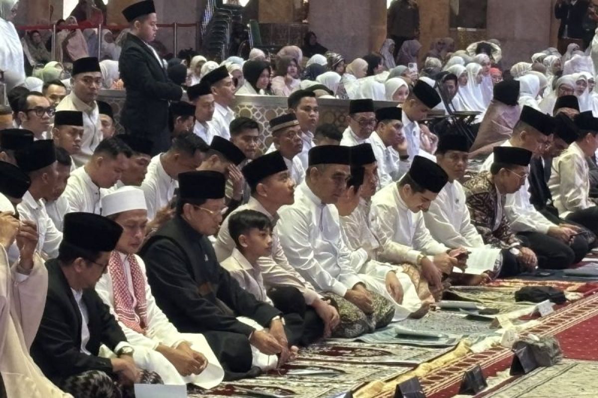 Vice President Prays at Istiqlal Mosque with Jan Ethes and Ministers