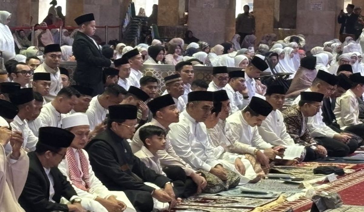Vice President Gibran Performs Eid Prayer at Istiqlal, President Prabowo in Aceh