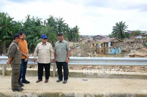 After Eid Prayers, Prabowo Inspects Temporary Housing for Disaster Victims in Aceh Tamiang