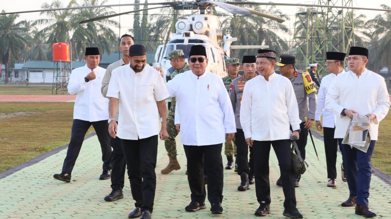 PRR Task Force Head Accompanies President Prabowo in Celebrating Eid al-Fitr with Communities in Aceh Tamiang