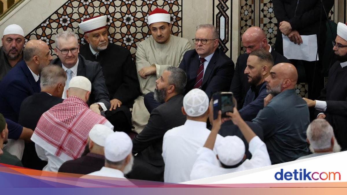 Australian PM Protested Over Israel's Attacks on Gaza During Eid Prayer Meeting