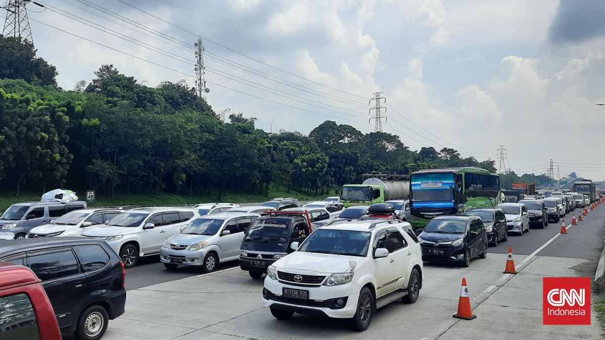 Vehicle Volume Continues to Rise, Japek Toll Implements Contraflow