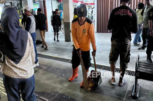 Tourists Flock During Eid, Yogyakarta City Prepares 250 Sanitation Workers