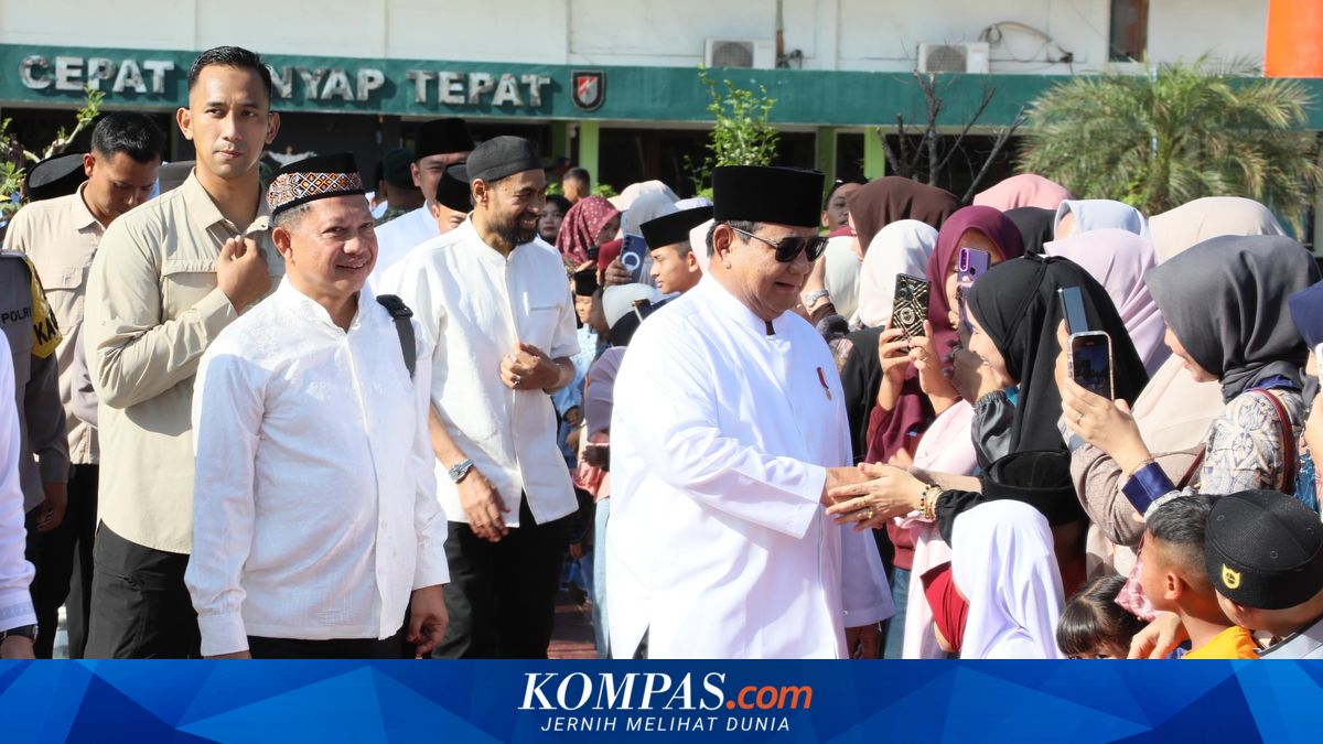 Task Force Head Tito Joins President in Performing Eid al-Fitr Prayer in Aceh Tamiang Regency