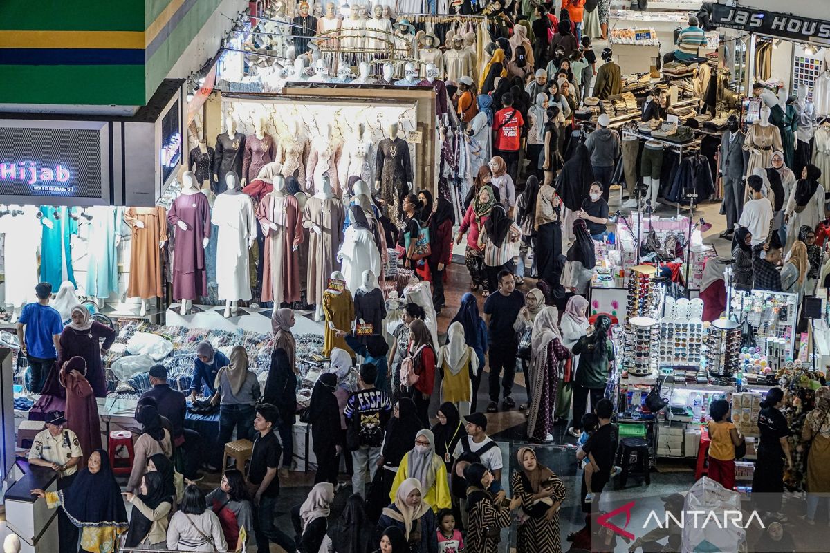 Govt eyes 5.5 percent Q1 growth amid Ramadan, Eid spending surge