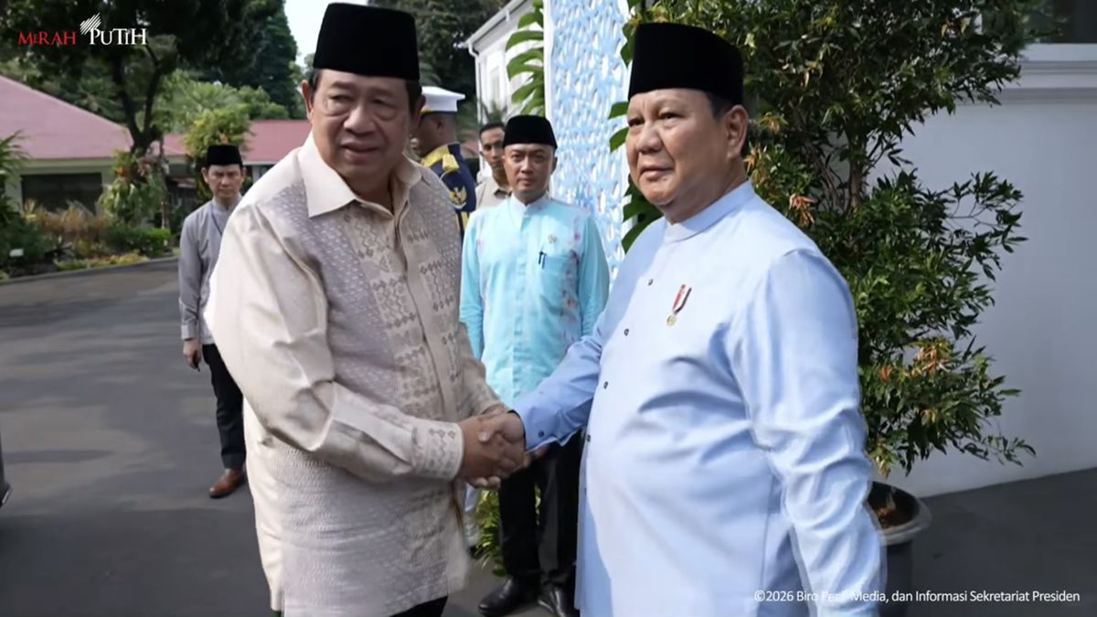 Prabowo Personally Welcomes SBY and His Family to the Presidential Palace Open House