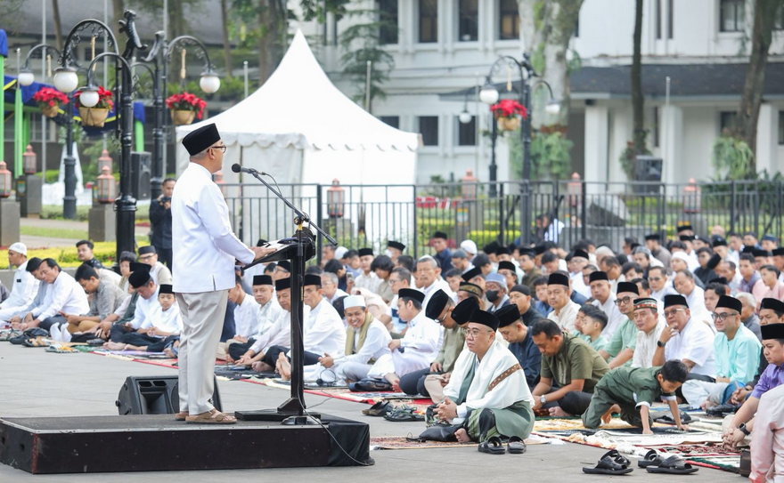 Eid al-Fitr Prayer at Bandung City Hall Becomes a Platform for Community Bonding and Social Reflection